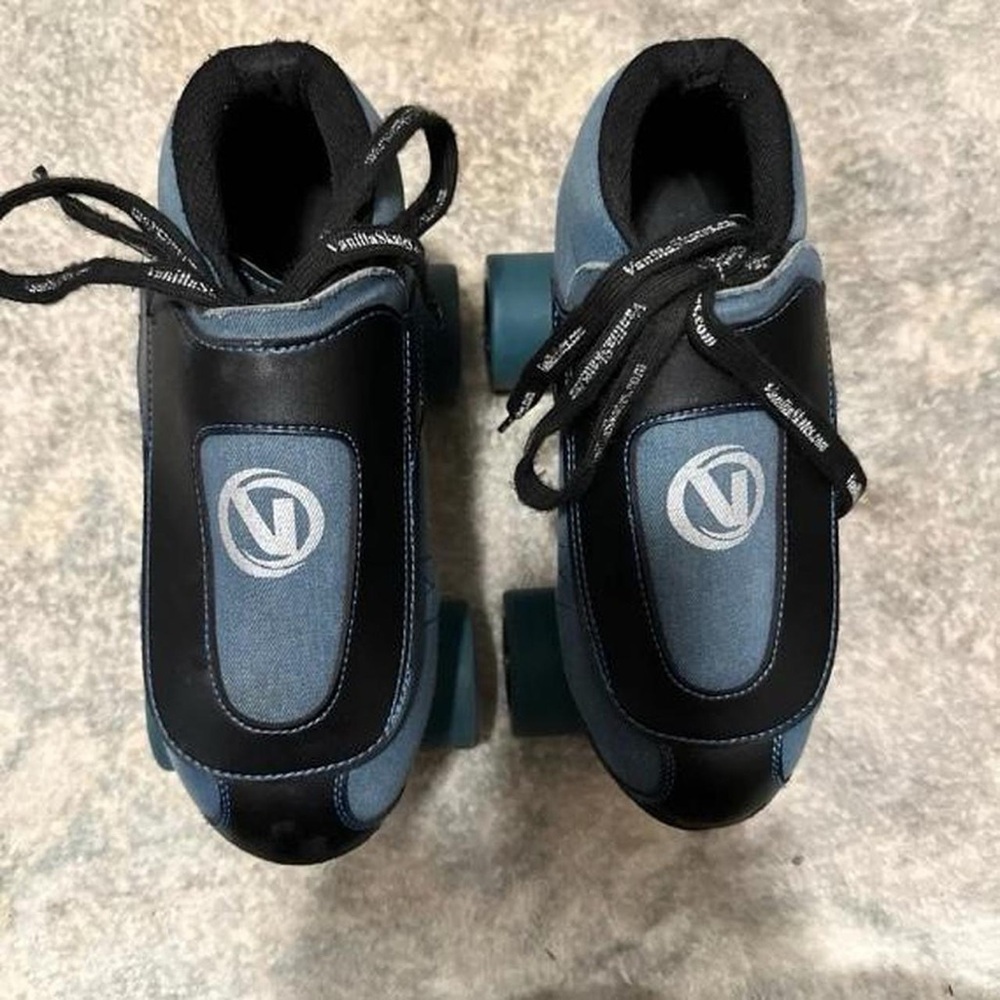 VNLA Black and Blue Roller Skates size 6 women’s